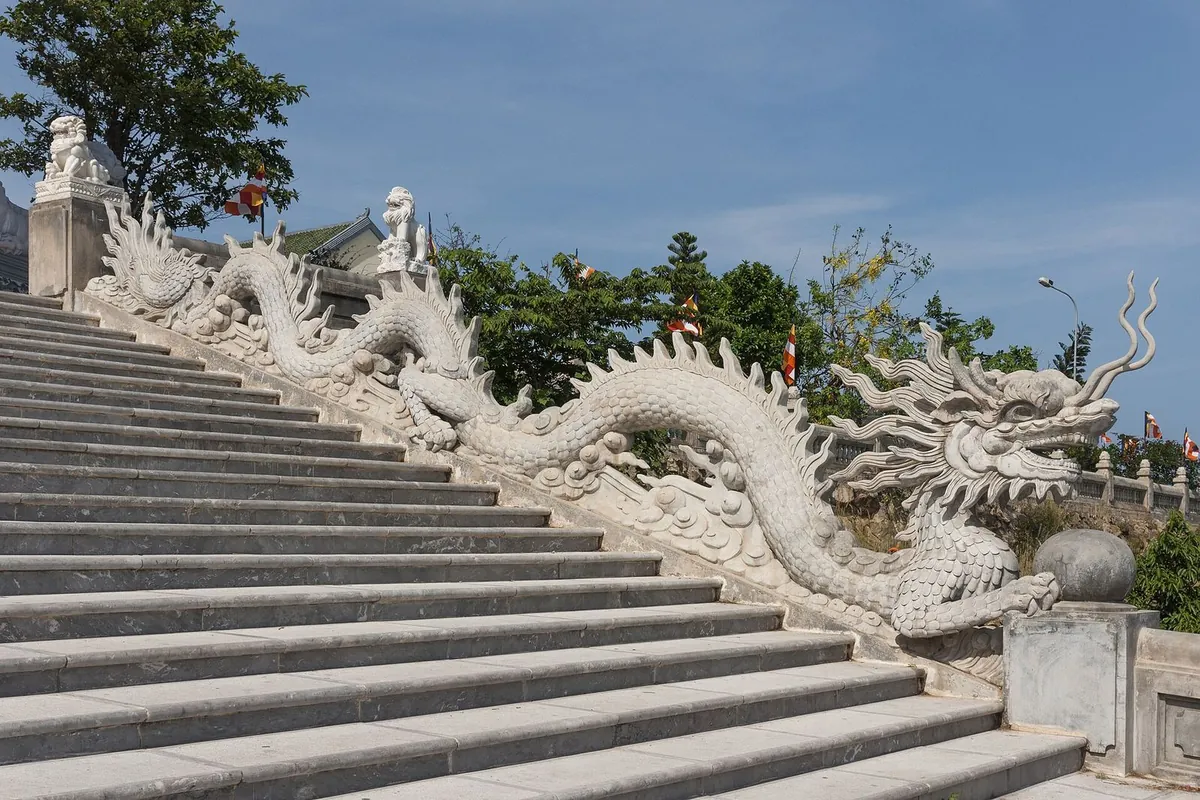 Bậc thang tại chùa Linh Ứng, Sơn Trà, Đà Nẵng